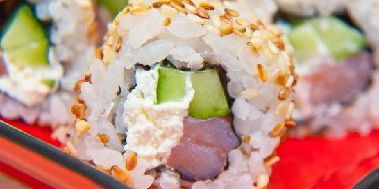 Роллы Урамаки