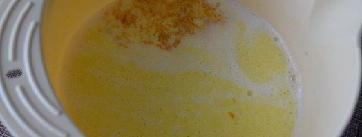 сладкие блинные роллы с творогом и фруктами. Шаг 2