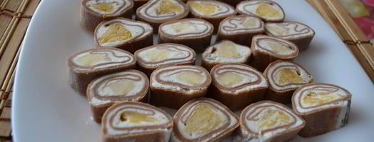 сладкие блинные роллы с творогом и фруктами. Шаг 13