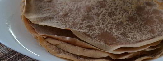 сладкие блинные роллы с творогом и фруктами. Шаг 5