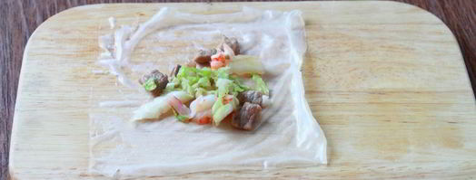 спринг-роллы с креветками и свининой. Шаг 5