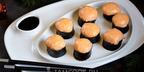 Запеченные роллы с креветками