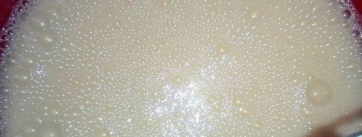 бисквитный рулет на сгущенном молоке. Шаг 3