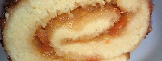 бисквитный рулет на сгущенном молоке. Шаг 10