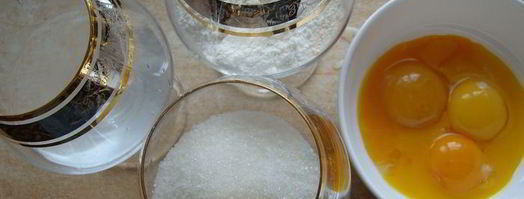 бисквитные рулет рокамболи. Шаг 2