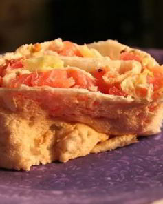 Быстрый рулет из лаваша с сыром и семгой