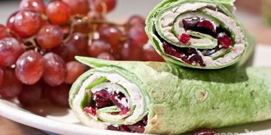 Быстрые рулетики с индейкой