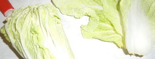 крабовые рулетики с омлетом и огурцом. Шаг 2