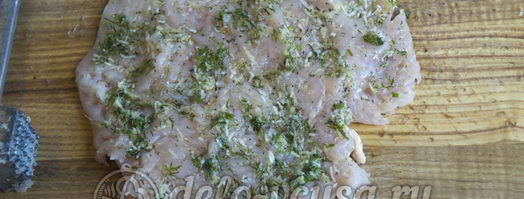 куриный рулет с чесноком. Шаг 4