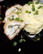 Куриный рулет с сыром в духовке