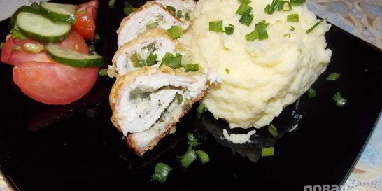 Куриный рулет с сыром в духовке