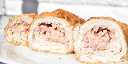 Куриный рулет с ветчиной и сыром