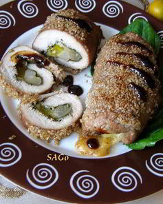 Куриные рулетики с грушей и кунжутом в пряном соусе Восточный экспресс