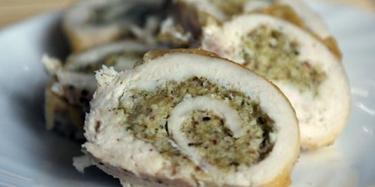Куриные рулетики с миндально-мятной начинкой