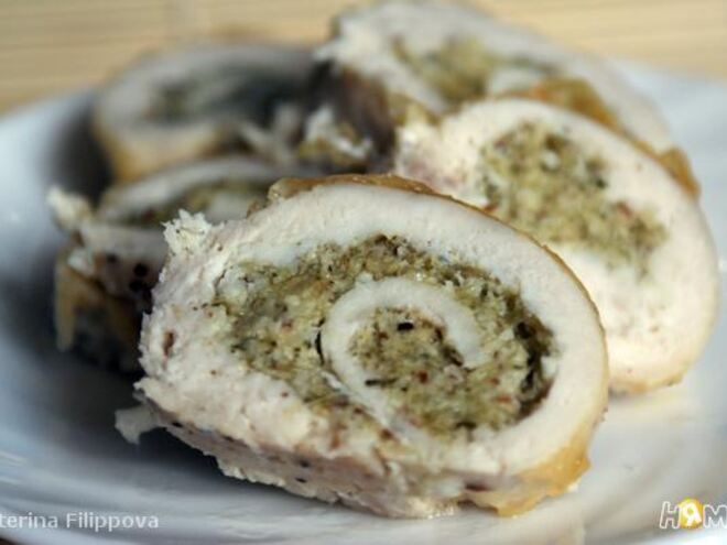 Рецепт куриных рулетиков с миндально-мятной начинкой