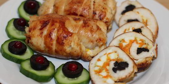 Куриные рулетики с начинкой