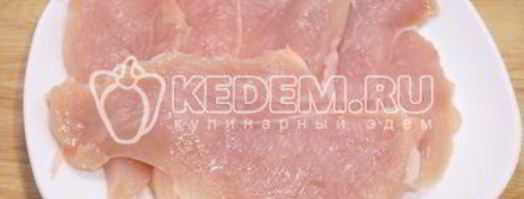 куриные рулетики с сыром и зеленью. Шаг 2