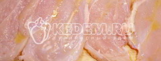 куриные рулетики с сыром и зеленью. Шаг 5