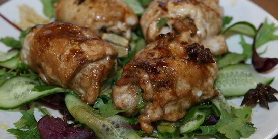 Куриные рулетики в пряном соусе