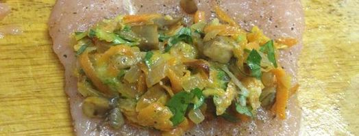 куриные рулеты, фаршированные грибами и овощами. Шаг 8