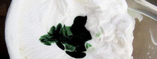 меренговый рулет с малиной. Шаг 4