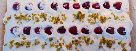 меренговый рулет с малиной. Шаг 6