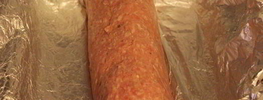 мясной рулет, фаршированный яйцами. Шаг 4