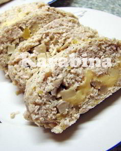 Рулет из индюшатины с грибами и сыром на пару