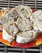 Рулет из лаваша с курицей и сыром