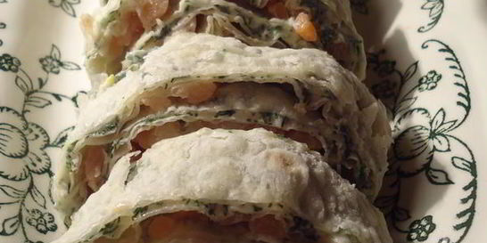 Рулет из лаваша с семгой