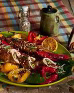 Рулет из свинины с сыром и шпинатом