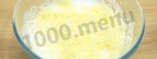 рулет с сыром и зеленью. Шаг 2