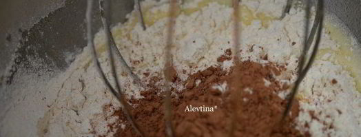 рулет шоколадный с арахисовой пастой. Шаг 2