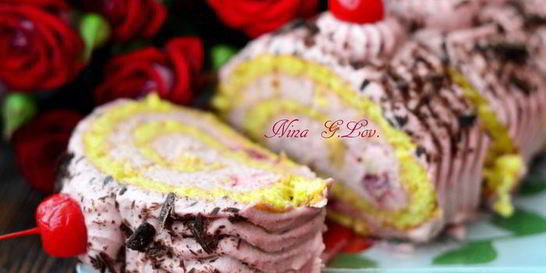 Рулет Вишня в белом шоколаде