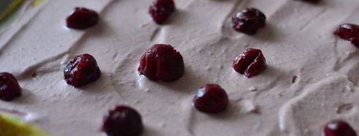 рулет вишня в белом шоколаде. Шаг 16