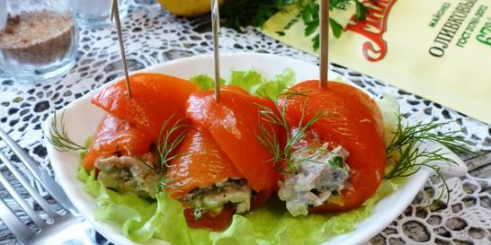 Рулетики из сладкого перца с тунцом