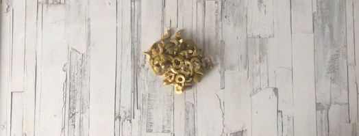 рулетики из слоеного теста с сыром. Шаг 3