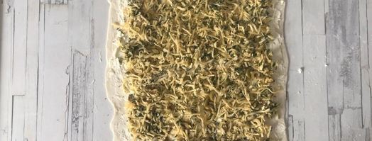 рулетики из слоеного теста с сыром. Шаг 10