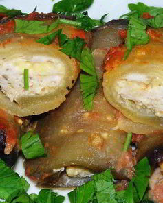 Рулеты из баклажан и курицы