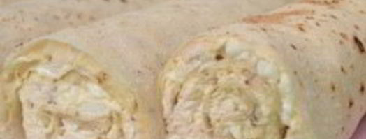 рулеты из лаваша с курицей и плавленым сырком. Шаг 5