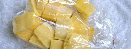 сырный рулет с курицей, фисташками и черносливом. Шаг 6