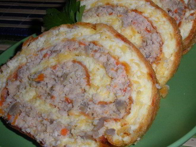 Рецепт сырного рулета с курицей и шампиньонами