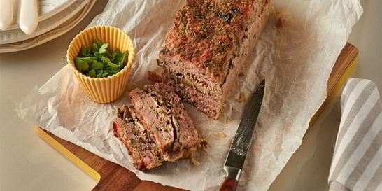 Сытный мясной рулет с грибами