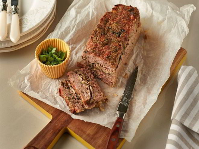 Рецепт сытного мясного рулета с грибами