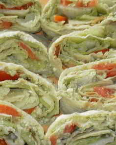 Вегетарианские рулеты из лаваша