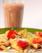 Сладкая тортилья и шоколадное молоко