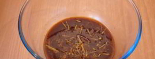 свинина, маринованная в соевом соусе и лимонном соке. Шаг 3