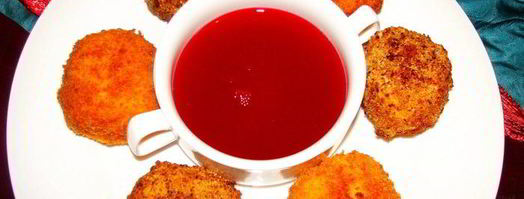 сырные шарики с начинкой в ореховой панировке под пьяной клюквой. Шаг 16