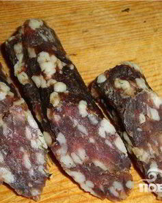 Сыровяленая колбаса