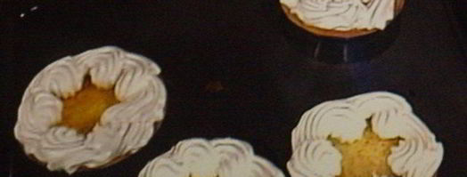 абрикосовые тарталетки с меренгой. Шаг 6